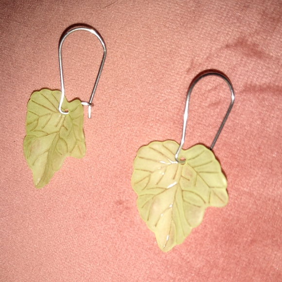 New Handmade Leaf Earrings Light Green Delicate Thin Resin Leaves Steel Wires - Picture 4 of 6